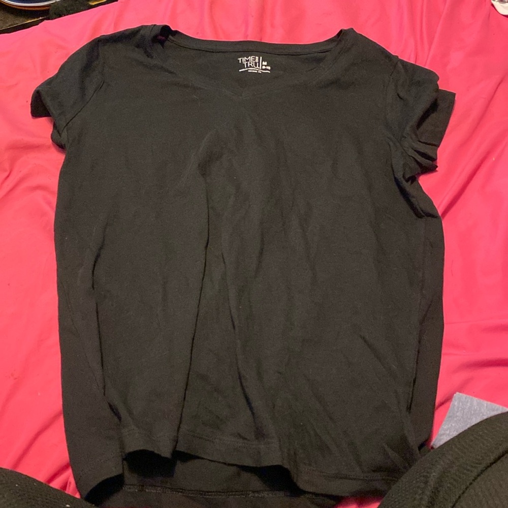 Plain black tee shirt